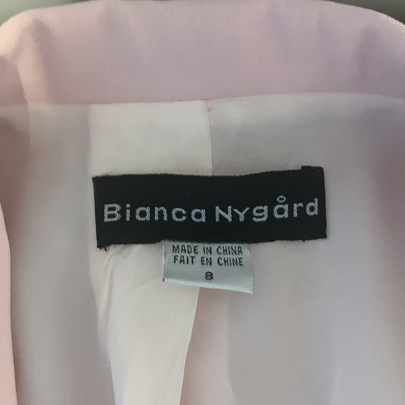 BIANCA NYGÅRD pink jacket, fully lined, satin ribbon waist, bow & French cuffs. - Picture 8 of 10